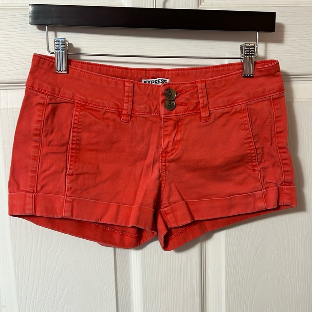 Express red low rise mini shorts - size 00​